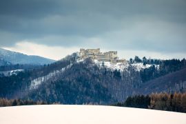 Lais Puzzle - Die mittelalterliche Burg Lietava im Winter, Slowakei, Europa - 2.000 Teile