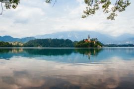 Lais Puzzle - Wunderschöner Bleder See in Slowenien - 2.000 Teile