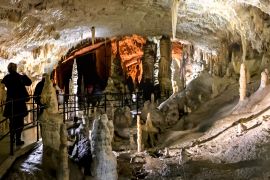Lais Puzzle - Die Stalagmiten und Stalaktiten der Höhle von Postojna, eines der größten Höhlensysteme in Slowenien - 2.000 Teile