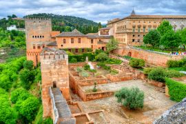 Lais Puzzle - Blick aus der Vogelperspektive auf den berühmten Alhambra-Palast und -Garten in Granada, Spanien - 2.000 Teile