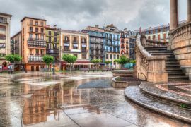 Lais Puzzle - Häuser auf der Plaza del Castillo in Pamplona - 2.000 Teile