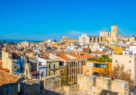 Lais Puzzle - Luftaufnahme von Tarragona vom Circo Romano aus mit der Kathedrale der heiligen Maria im Hintergrund - 1.000 Teile