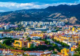 Lais Puzzle - Luftaufnahme der spanischen Stadt Málaga mit den Dächern der Altstadt und dem angrenzenden Wohnviertel - 1.000 Teile