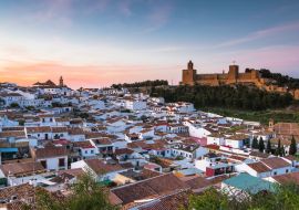 Lais Puzzle - Panorama-Stadtbild von Antequera in der Dämmerung, Spanien - 1.000 Teile