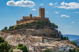 Lais Puzzle - Burg von Biar auf dem Hügel über der Stadt, Alicante, Spanien - 2.000 Teile