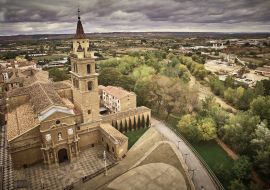 Lais Puzzle - Bewölkter Himmel im Dorf Calahorra in der Provinz La Rioja, Spanien - 1.000 Teile