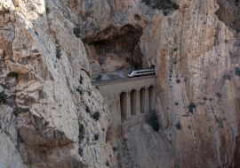 Lais Puzzle - Eisenbahn in der Nähe des Königswegs (El Caminito del Rey) in der Schlucht Chorro, Provinz Malaga, Spanien - 1.000 Teile