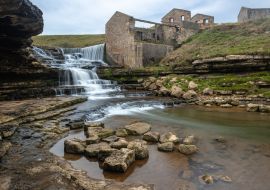 Lais Puzzle - Wasserfall El Bolao und eine verfallene Mühle, Kantabrien, Spanien - 1.000 Teile