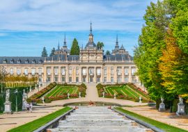 Lais Puzzle - Blick auf den Palast la Granja de San Ildefonso von den Gärten aus, Spanien - 1.000 Teile