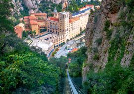 Lais Puzzle - Standseilbahn mit Blick auf das Kloster Santa Maria de Montserrat. Katalonien, Spanien - 1.000 Teile