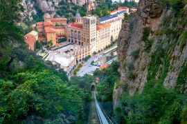 Lais Puzzle - Standseilbahn mit Blick auf das Kloster Santa Maria de Montserrat. Katalonien, Spanien - 2.000 Teile