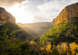 Lais Puzzle - Sonniges Tal von Chulilla, untergehende Sonne über dem Tal des Flusses Turia, Valencia, Spanien - 1.000 Teile