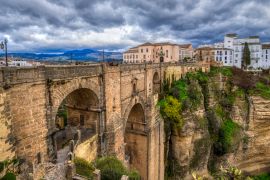 Lais Puzzle - Eine sehr alte römische Brücke in Ronda, Spanien - 2.000 Teile