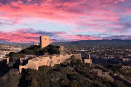 Lais Puzzle - Die Burg von Lorca in Lorca, Murcia, Spanien, ist eine Festung mittelalterlichen Ursprungs - 2.000 Teile