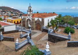 Lais Puzzle - Frontalansicht der Kirche Nuestra Señora de la Concepción in Valverde (El Hierro, Kanarische Inseln) - 1.000 Teile