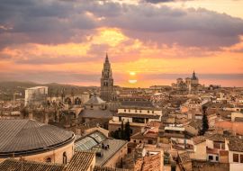Lais Puzzle - Sonnenuntergang über den Dächern der mittelalterlichen Stadt Toledo in Castilla La Mancha, Spanien - 1.000 Teile