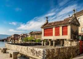 Lais Puzzle - Typische galicische Getreidespeicher in Combarro an der Ría de Pontevedra, Spanien - 1.000 Teile