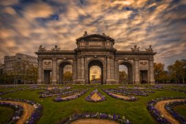 Lais Puzzle - Die Puerta de Alcala in Madrid - 2.000 Teile