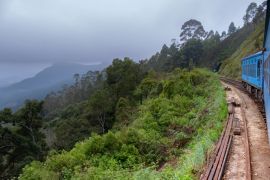 Lais Puzzle - Zug von Nuwara Eliya nach Ella, Sri Lanka - 2.000 Teile