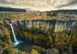 Lais Puzzle - Weite Sicht auf die Mac Mac Falls und ihren tiefen Canyon in Mpumalanga, Südafrika - 1.000 Teile