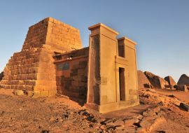 Lais Puzzle - Die Pyramiden von Meroe auf dem Nordfriedhof im Sudan - 1.000 Teile