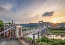 Lais Puzzle - Daxi-Brücke bei Sonnenuntergang in Taoyuan City, Taiwan - 1.000 Teile