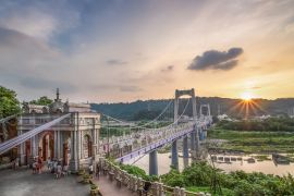 Lais Puzzle - Daxi-Brücke bei Sonnenuntergang in Taoyuan City, Taiwan - 2.000 Teile