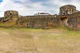 Lais Puzzle - Altes Fort von Sansibar in Stone Town, Sansibar, Tansania. Es wurde im späten 17. Jahrhundert erbaut - 2.000 Teile