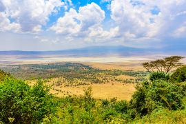Lais Puzzle - Panorama des Ngorongoro Krater Nationalparks mit dem Magadi See. Safari-Touren in der Savanne von Afrika. Schöne Landschaftskulisse in Tansania, Afrika - 2.000 Teile