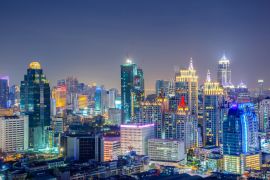 Lais Puzzle - Bangkok Cityscape, Geschäftsviertel mit Hochhaus bei Nacht, Bangkok - 2.000 Teile