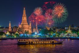 Lais Puzzle - Wat Arun und Kreuzfahrtschiff in der Nacht unter Neujahrsfeier, Bangkok Stadt, Thailand - 2.000 Teile