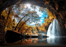 Lais Puzzle - Der Haew Suwat Wasserfall im Khao Yai National Park in Thailand ist ein wunderschöner Wasserfall - 1.000 Teile