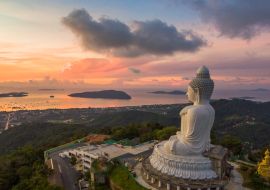 Lais Puzzle - schöner Sonnenaufgang vor dem großen Buddha in Phuket - 1.000 Teile