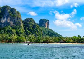 Lais Puzzle - Railay West Beach mit schöner Felsformation und Landschaftskulisse in der Provinz Krabi - tropische Küste mit paradiesischen Stränden - Thailand - 1.000 Teile
