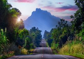 Lais Puzzle - Route 1252 Route zu den heißen Quellen von Chae Son in der Provinz Lampang - 1.000 Teile