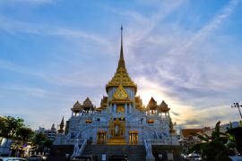 Lais Puzzle - Wat Traimit ist ein Tempel in Bangkok, Thailand, mit einem großen goldenen Buddha. Er befindet sich in Chinatown, Yaowarat Rd. - 2.000 Teile