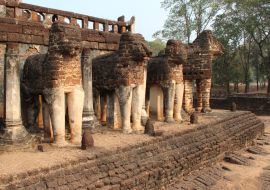 Lais Puzzle - Ruine eines buddhistischen Tempels (Wat Chang Lom) - Si Satchanalai-Chalieng - 1.000 Teile