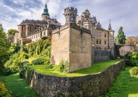 Lais Puzzle - Außenansicht des Schlosses in der Stadt Frydlant - eine der meistbesuchten Touristenattraktionen in der Tschechischen Republik - 1.000 Teile