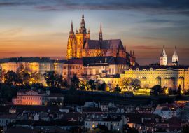 Lais Puzzle - Die beleuchtete Prager Burg hoch über der Altstadt Mala Strada am Abend, Tschechische Republik - 1.000 Teile