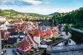 Lais Puzzle - St. Veitskirche und Stadtbild von Cesky Krumlov, Tschechische Republik. UNESCO-Welterbestätte - 2.000 Teile