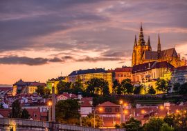 Lais Puzzle - Stadtbild von Prag mit der berühmten Burg bei Sonnenuntergang - 1.000 Teile
