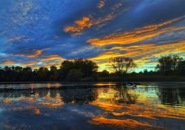 Lais Puzzle - Schöner Herbst-Sonnenuntergang an einem See. Prag, Tschechische Republik - 1.000 Teile