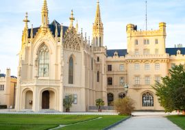 Lais Puzzle - Schloss Lednice Schloss in Mähren, Tschechische Republik. UNESCO-Weltkulturerbe - 1.000 Teile