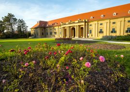 Lais Puzzle - Grüne Gärten im Schlosshof von Lednice in Mähren, Tschechische Republik. UNESCO-Welterbestätte - 1.000 Teile