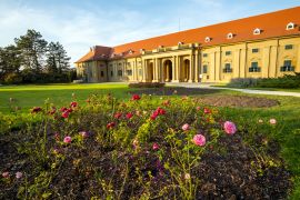 Lais Puzzle - Grüne Gärten im Schlosshof von Lednice in Mähren, Tschechische Republik. UNESCO-Welterbestätte - 2.000 Teile