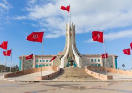 Lais Puzzle - Öffentlicher Platz von Tunis, Nationaldenkmal und Rathaus, Tunesien - 1.000 Teile