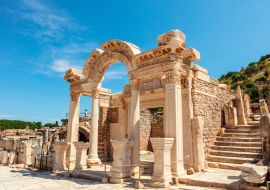 Lais Puzzle - Hadrianstempel in der archäologischen Stätte von Ephesus in der Türkei - 1.000 Teile