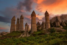 Lais Puzzle - Einzigartige geologische Formationen im Tal der Liebe in Kappadokien, einem beliebten Reiseziel in der Türkei - 2.000 Teile