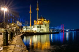 Lais Puzzle - Istanbuler Landschaft bei Nacht. Ortakoy-Moschee und Bosporus-Brücke - 2.000 Teile