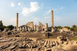 Lais Puzzle - Der Apollon-Tempel in Didim in der Provinz Aydin ist einer der am besten erhaltenen Tempel in der Türkei. - 2.000 Teile